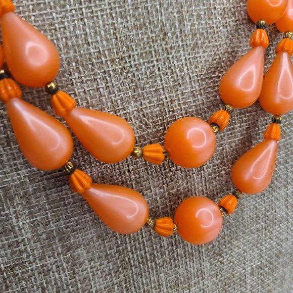 Vintage 70s Bright Double Strand Coral Orange Moonglow Lucite and Glass Necklace - Picture 9 of 9